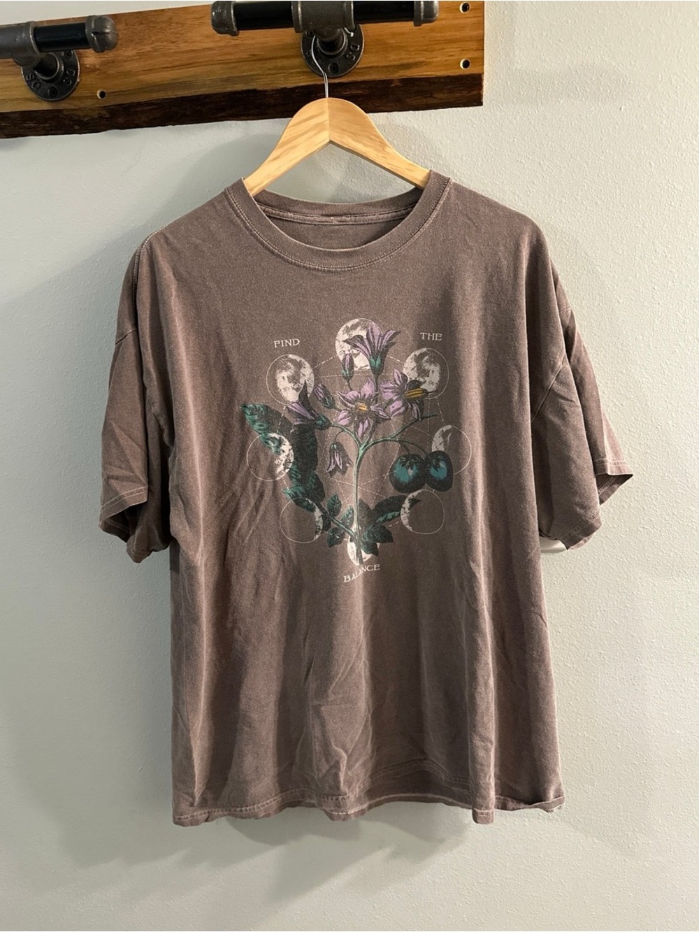 Urban Outfitters “Find the Balance” Oversized Graphic Tee Size S/M